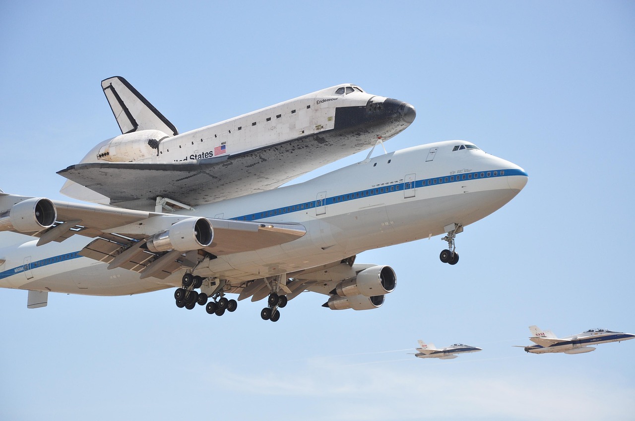 探索航空技術(shù)革新，最新飛機(jī)與未來(lái)展望